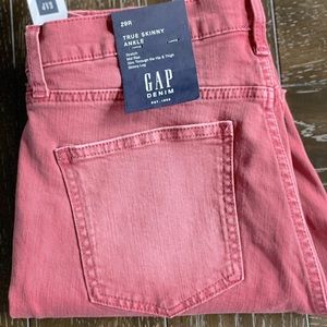 Women’s Gap denim
